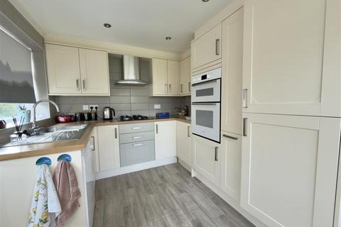 2 bedroom detached bungalow for sale, Gibson Lane, Kippax, Leeds