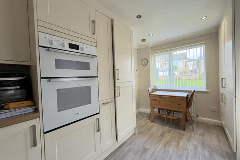 2 bedroom detached bungalow for sale, Gibson Lane, Kippax, Leeds