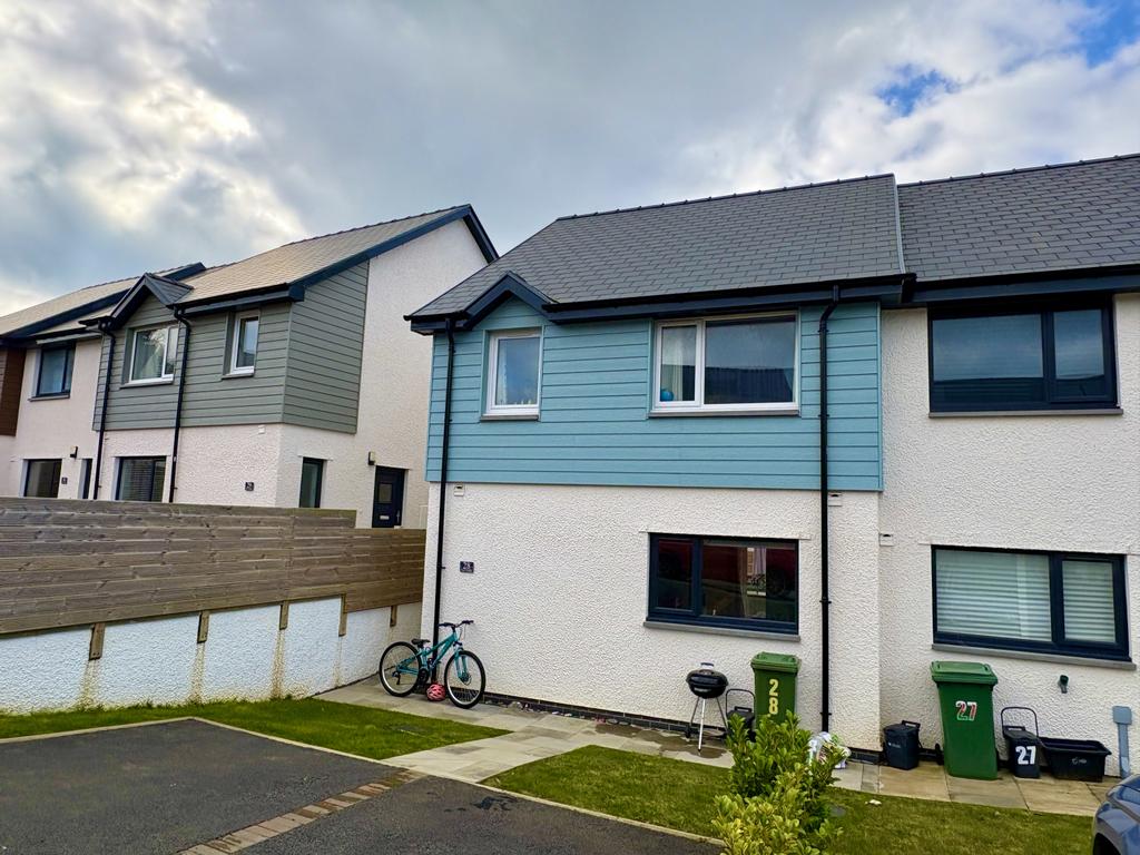 3 Bedroom End Terrace For Sale