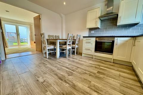 3 bedroom end of terrace house for sale, Penrhyncoch, SY23