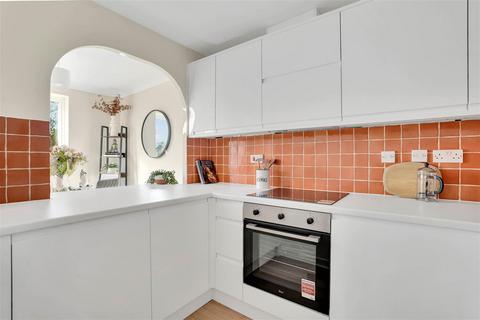 1 bedroom apartment for sale, Kingswood Drive, London, SE19