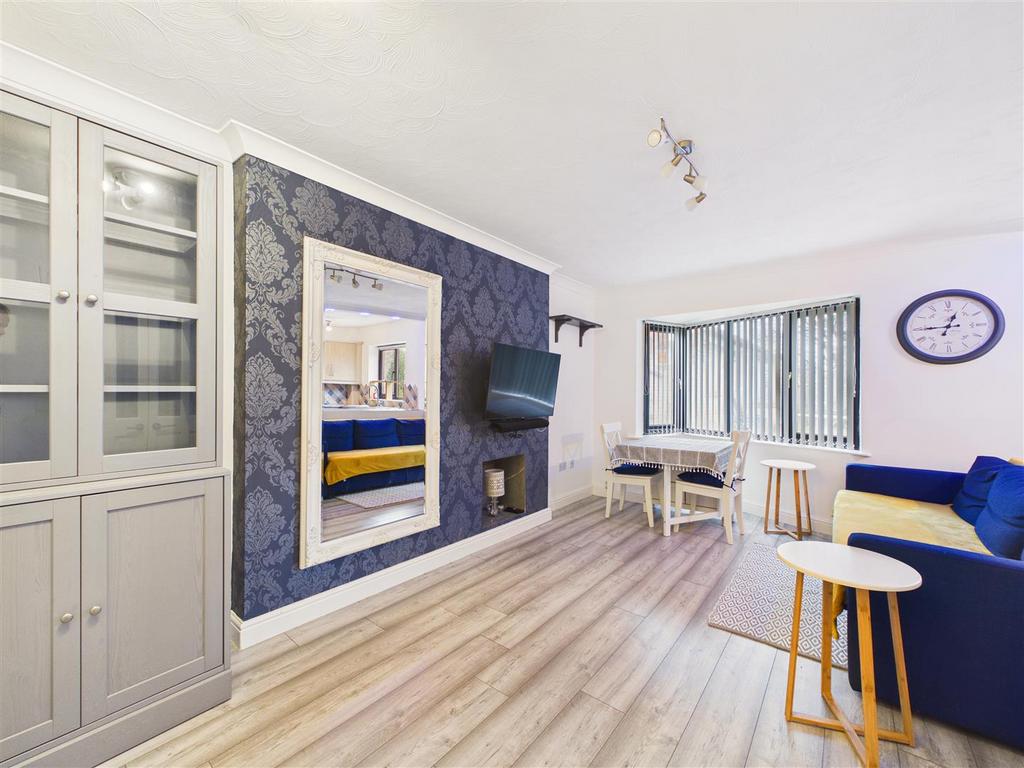 CAM03303 G0-PR0332-STILL002.jpg