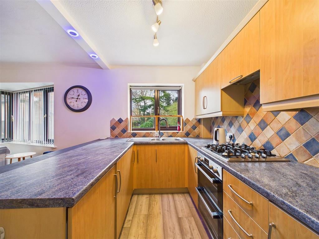 CAM03303 G0-PR0332-STILL005.jpg