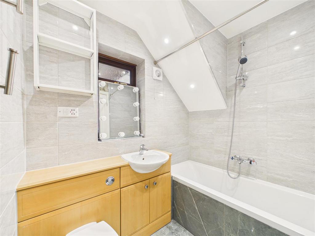 CAM03303 G0-PR0332-STILL010.jpg