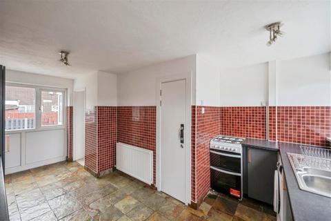 2 bedroom terraced house to rent, Broomhouse Lane, DONCASTER