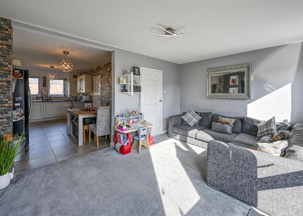 27 Alderton Drive-16.jpg
