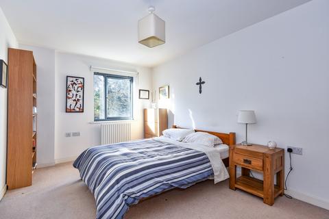 1 bedroom flat to rent, Crown Dale, London, SE19