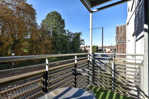 1 bedroom flat to rent, Crown Dale, London, SE19
