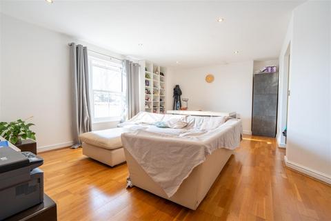 2 bedroom apartment to rent, Dale Street, Leamington Spa