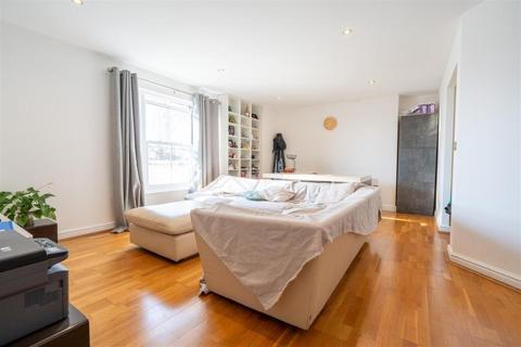 2 bedroom apartment to rent, Dale Street, Leamington Spa