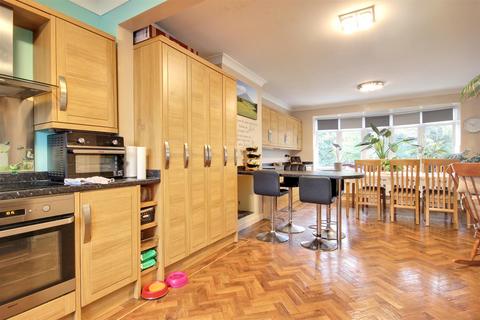 3 bedroom apartment for sale, South Ella Way, Kirk Ella, Hull