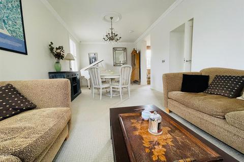 2 bedroom apartment to rent, Scholars Walk, Leicester