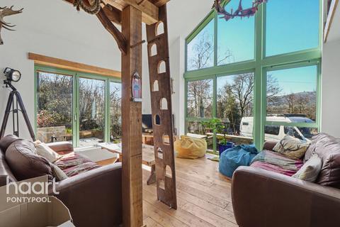 3 bedroom cottage for sale, Mamhilad, Pontypool