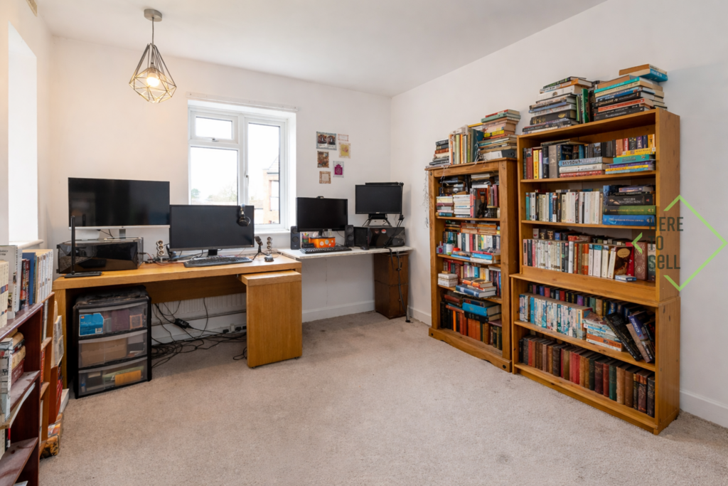 Elmshurst N2 - Main Bedroom