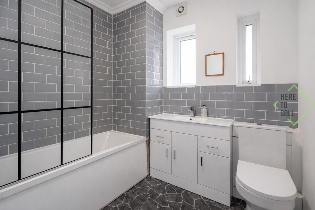 Elmshurst N2 - Bathroom