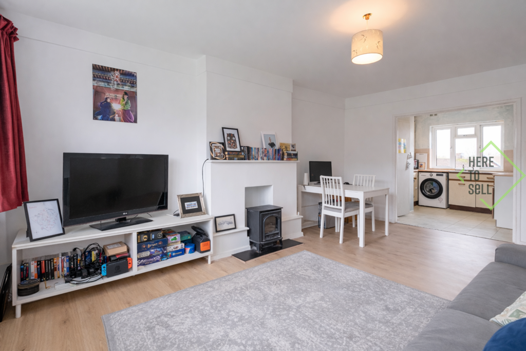 Elmshurst N2 - Reception1