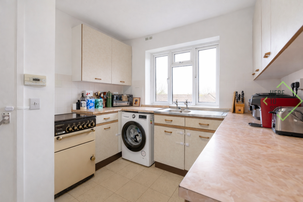 Elmshurst N2 - Kitchen1