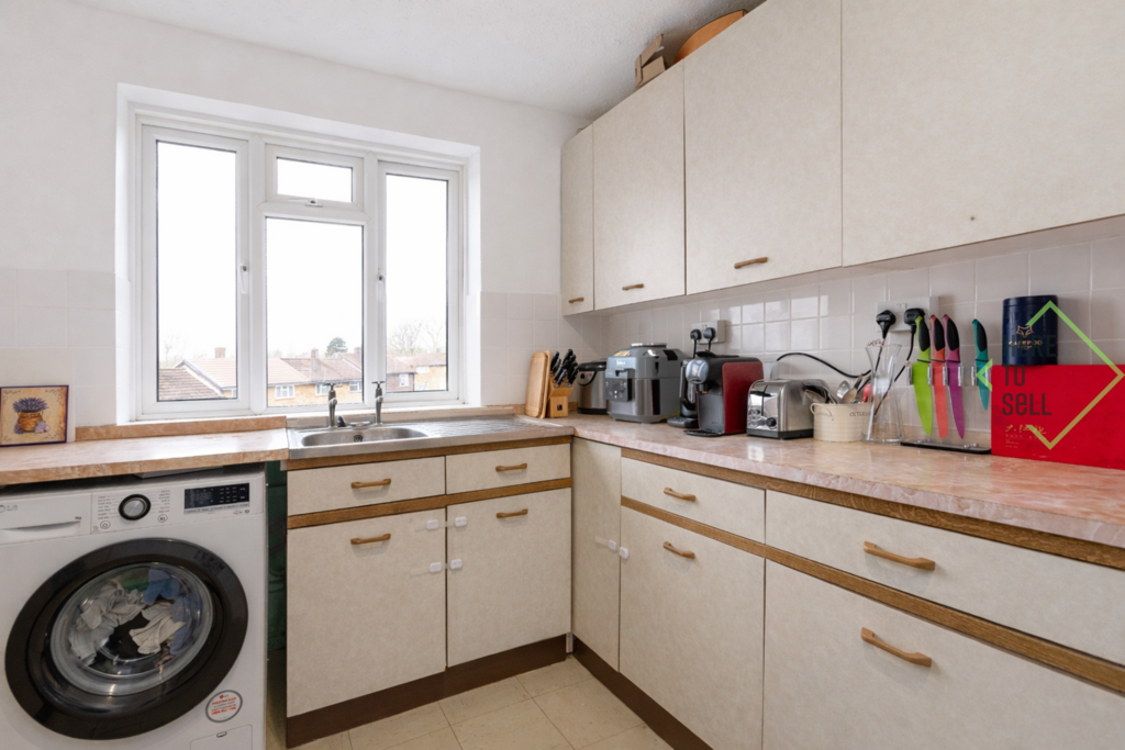 Elmshurst N2 - Kitchen2