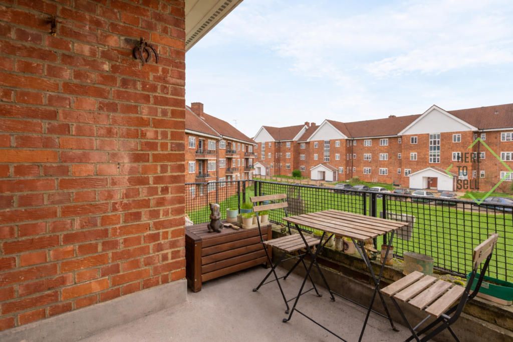 Elmshurst N2 - Balcony