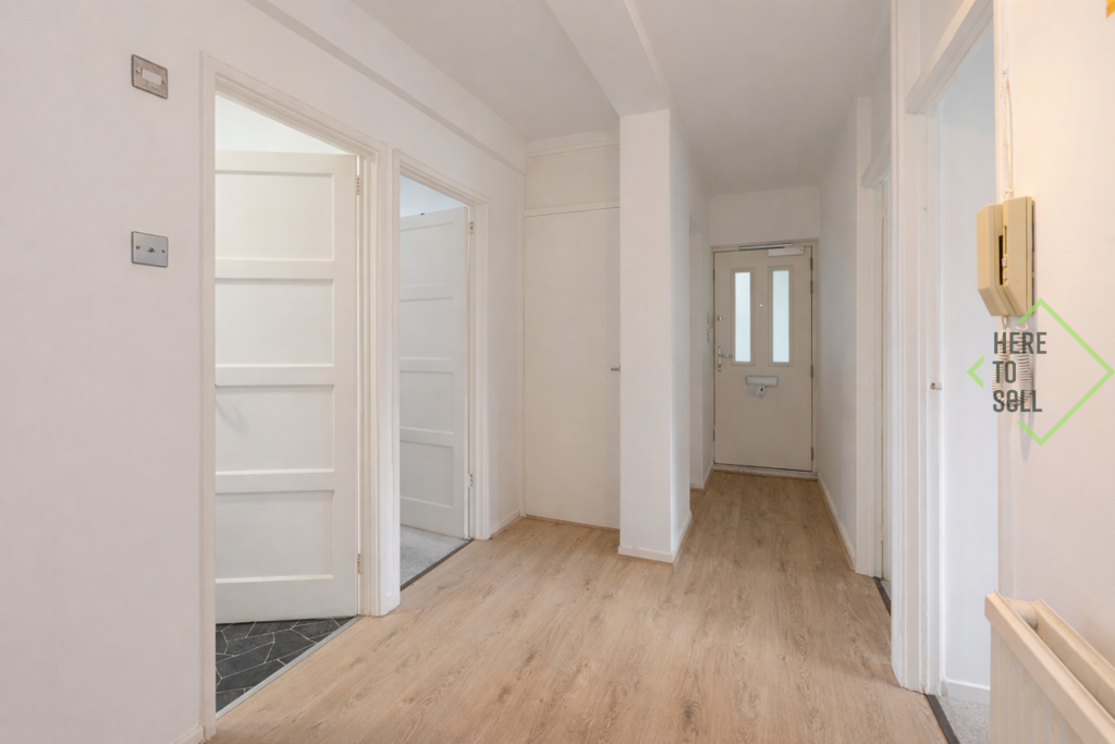 Elmshurst N2 - Entrance Hall