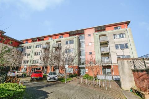 2 bedroom flat for sale, Backfields, Bristol, BS2