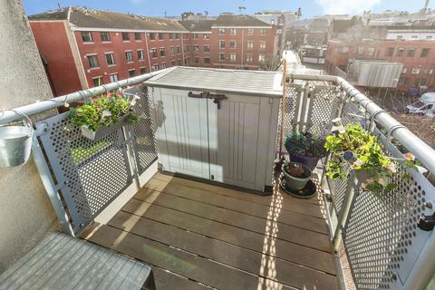 2 bedroom flat for sale, Backfields, Bristol, BS2