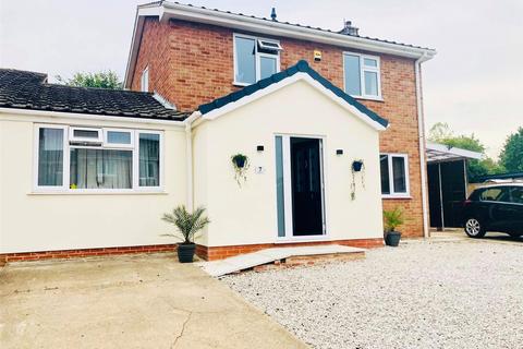 4 bedroom link detached house for sale, Cedar Close, Bingham, Nottingham, Nottinghamshire, NG13