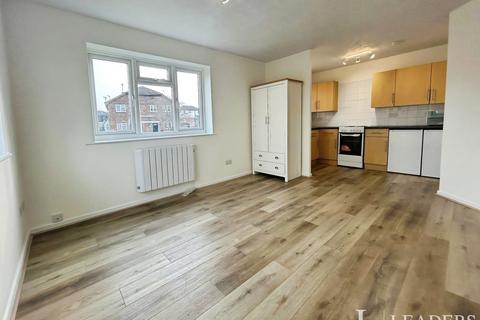 undefined, Warrenside, Braintree, Essex, CM7