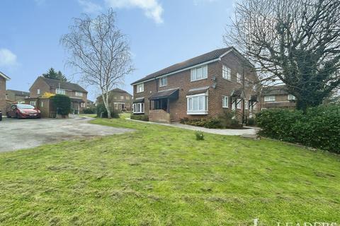 undefined, Warrenside, Braintree, Essex, CM7