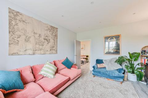 2 bedroom flat for sale, Clapham Common South Side, Clapham Common South Side, London, SW4