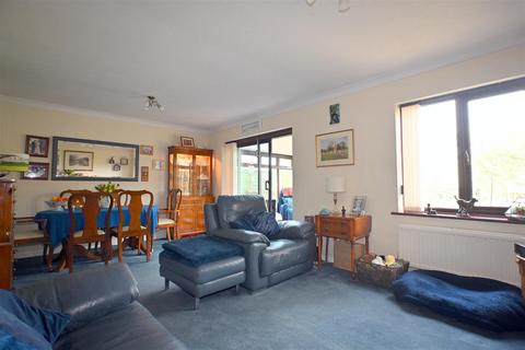 4 bedroom detached house for sale, Knights Garden, Hailsham