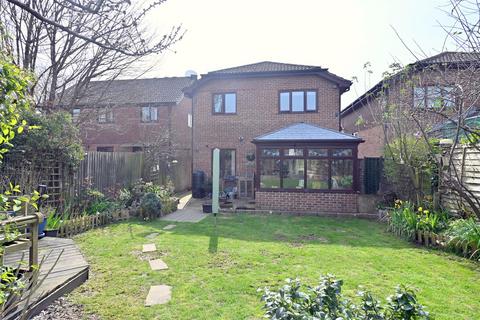 4 bedroom detached house for sale, Knights Garden, Hailsham