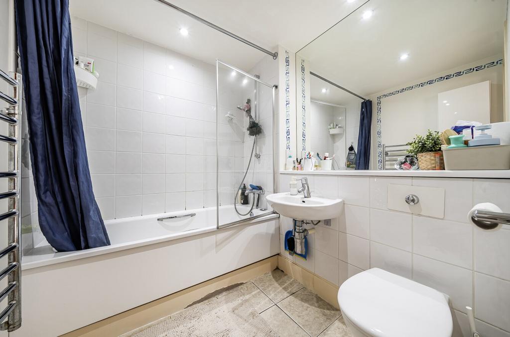 1425873-5-69bd643...