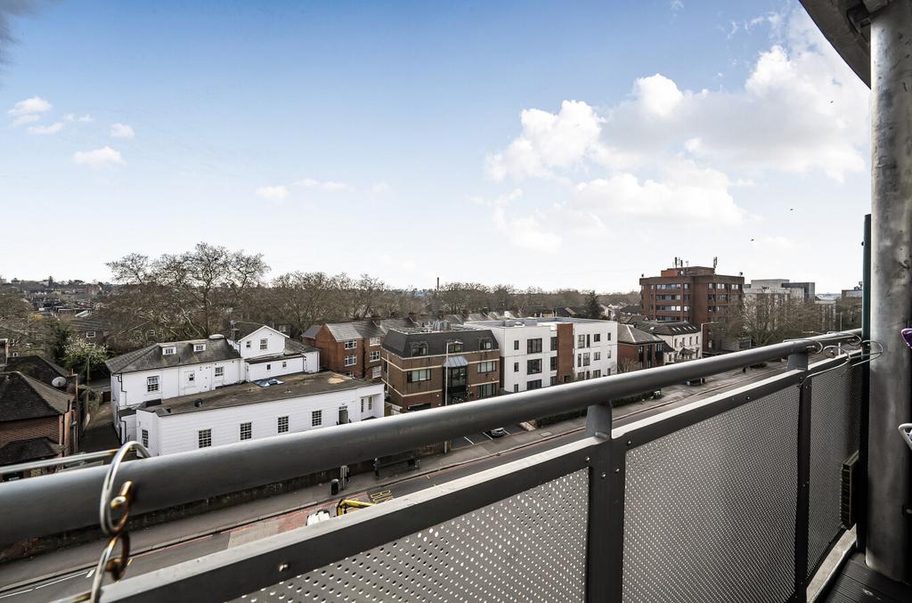 1425873-11-69bd64...