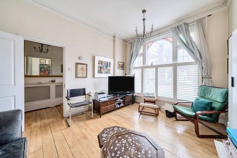 2 bedroom terraced house to rent, Wandsworth Bridge Road, Fulham, London, SW6