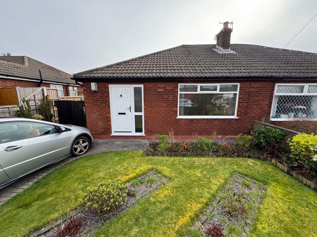 2 bed bungalow for sale St. Andrews Crescent, Hin
