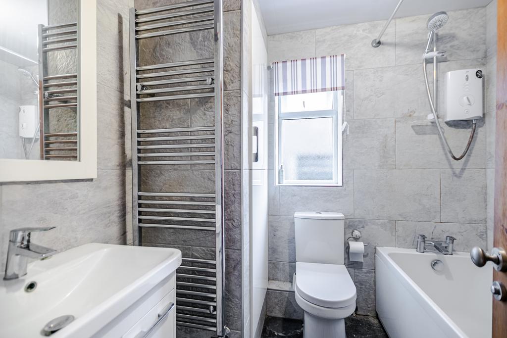 Bathroom1