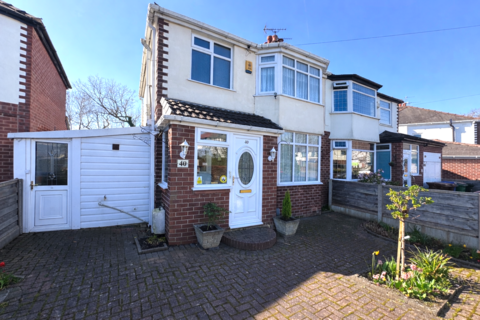 The Oval, Heald Green