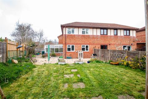 undefined, Primatt Crescent, Milton Keynes MK5