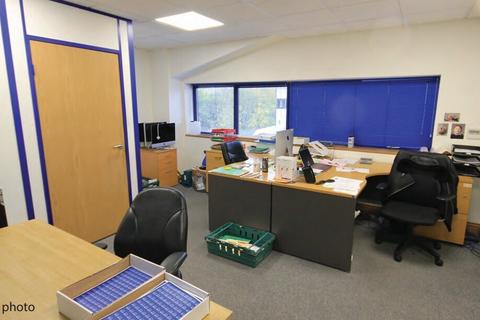 Warehouse to rent, Branbridges Rd East Peckham TN12 5HD