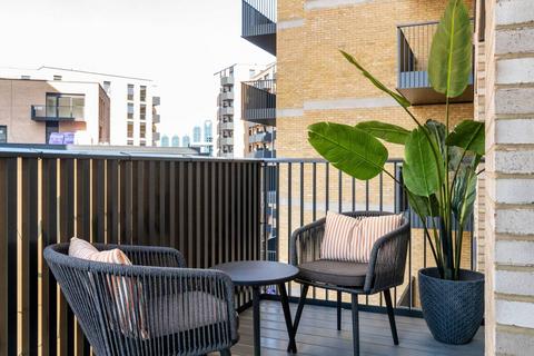 undefined, Kew Bridge Rise, Kew Bridge TW8