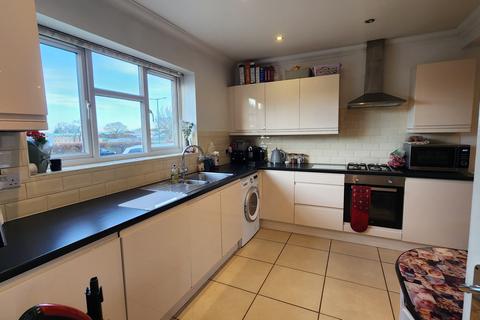 3 bedroom semi-detached house to rent, East Way, Bournemouth BH8