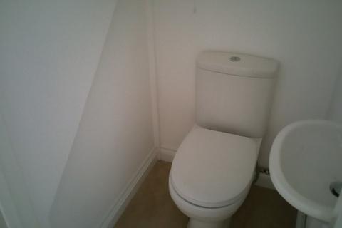 3 bedroom semi-detached house to rent, East Way, Bournemouth BH8