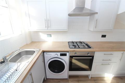 2 bedroom terraced house to rent, Woodside View, Leeds LS4