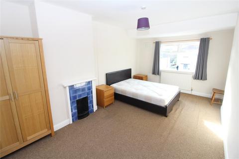 2 bedroom terraced house to rent, Woodside View, Leeds LS4