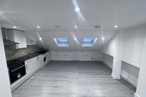 3 bedroom apartment to rent, Downhills Park Road