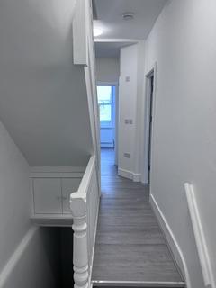 3 bedroom apartment to rent, Downhills Park Road