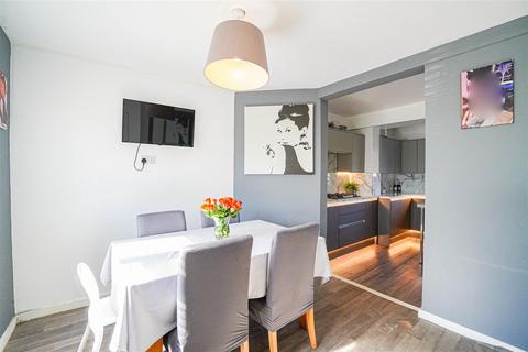 3 bedroom semi-detached house for sale, Wellington Gardens, Battle