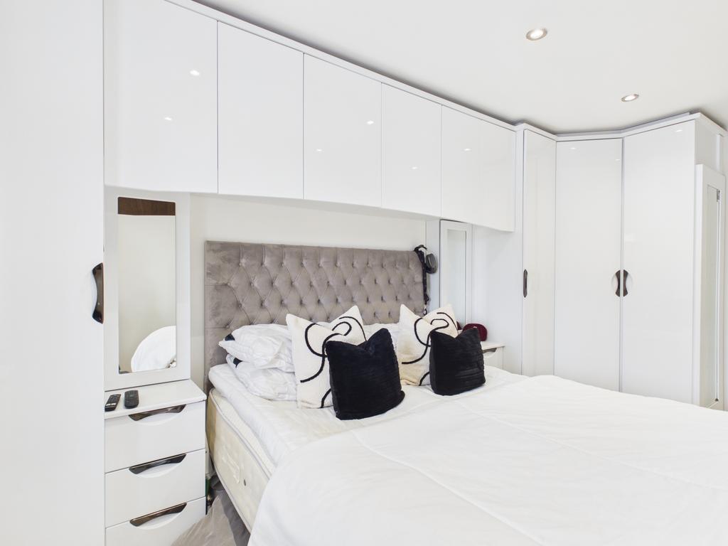 Cam03729 g0 pr0278 still006