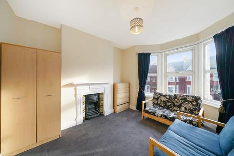 2 bedroom flat to rent, Bertie Road, London, NW10